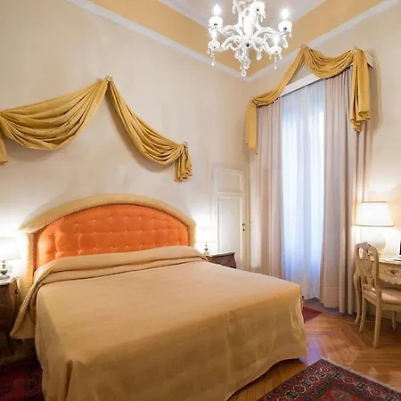 Отель Grand & La Pace