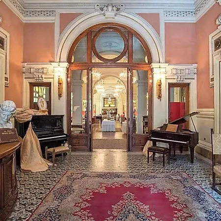 Grand & La Pace Hotel