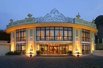 Grand & La Pace Hotel