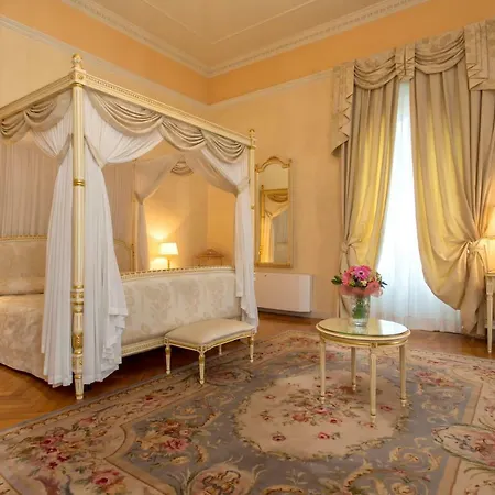 Grand & La Pace Отель
