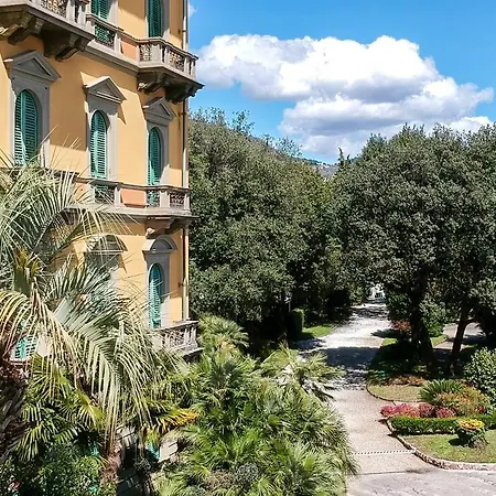 Grand & La Pace Hotel 5*